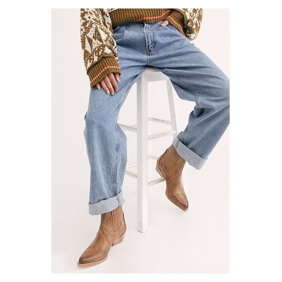 Free People Shoes - Free People Beige Gray New Frontier Chelsea Western Cowboy Boots Sz.39(US 8.5)